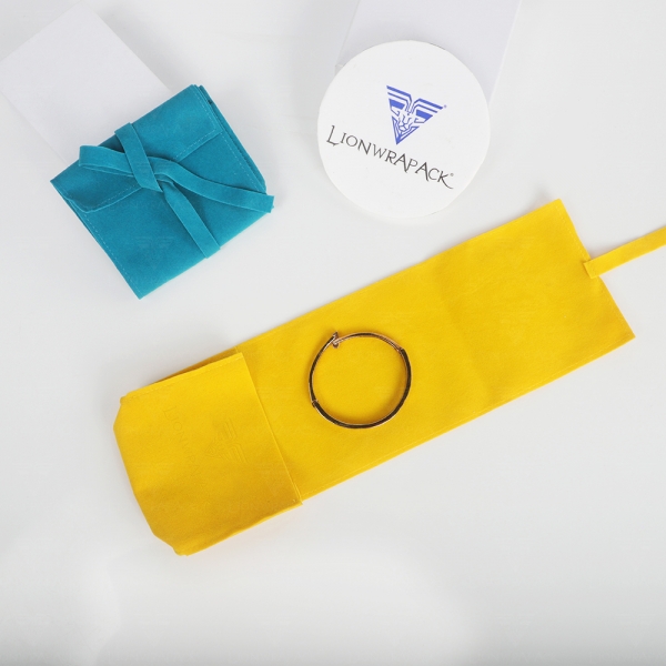 Free sample Custom Oem logo envelope shape bag luxury Suede Flap Jewelry necklace velvet jewelry pouch bag