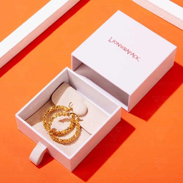 Eco-friendly Lionwrapack Jewelry Box in Glossy Paper, Customizable with Logo Colors size Ideal for All Jewelry Sets