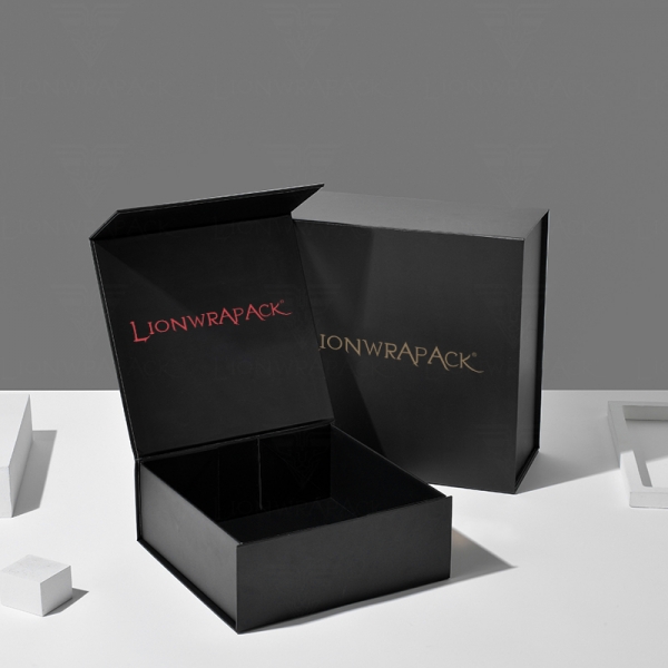 Lionwrapack Custom Logo Paper Box Magnetic Flip-Top Eco-Friendly Recyclable Foldable Packaging for Handbags Apparel Accessories