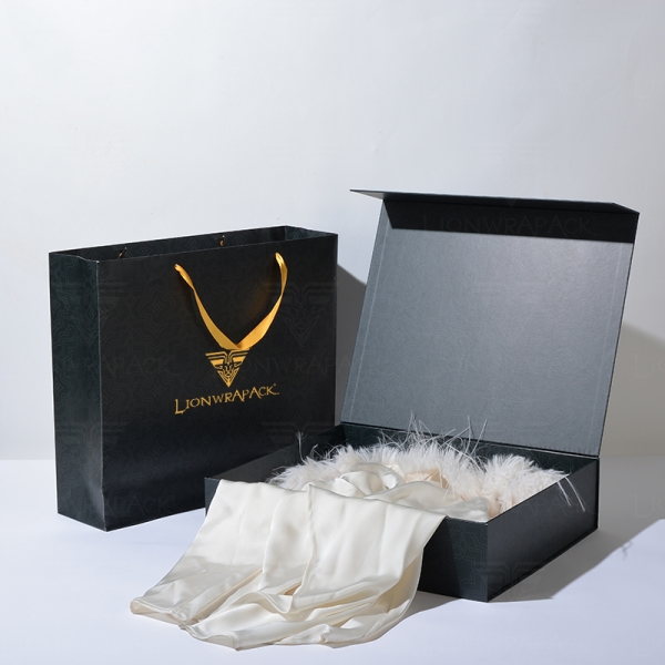 Lionwrapack Customizable Sustainable Paper Gift Box for Clothing Shoes with Magnetic Closure Magnet Folding Box