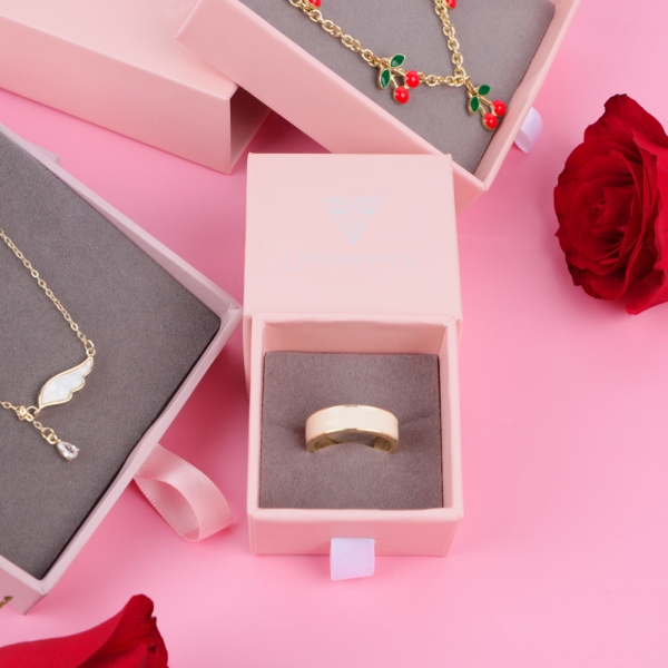 Factory Customized Logo Hot Sell Recycle Ring Earring Case Luxury Jewelry Box Custom Logo